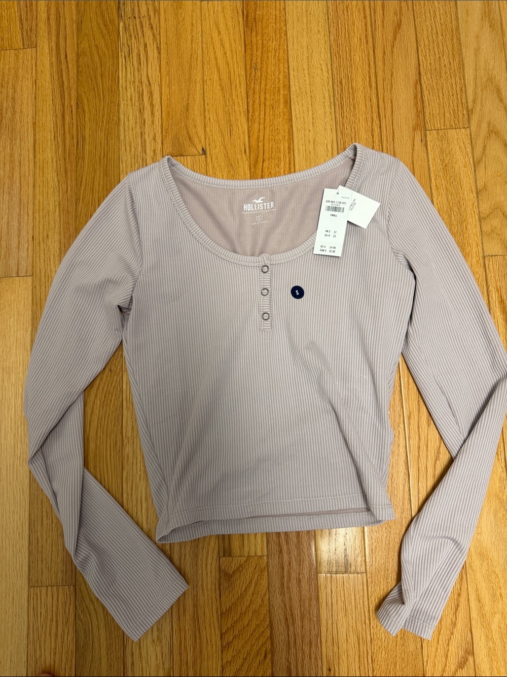 Hollister Ribbed Cropped Henley Long Sleeve Top in Light Lavender Small